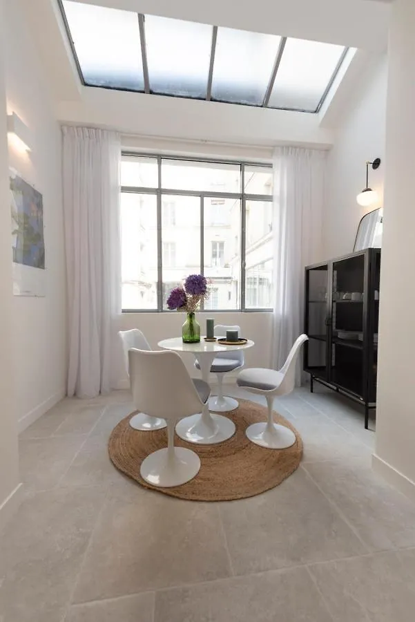 Apartment Mayenne Paris